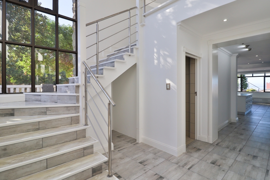 8 Bedroom Property for Sale in Reebok Western Cape